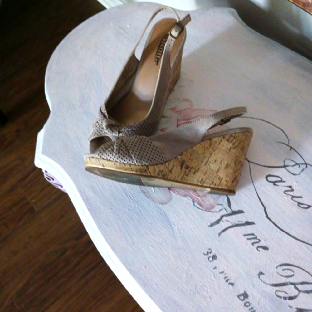 Sandals 8.5